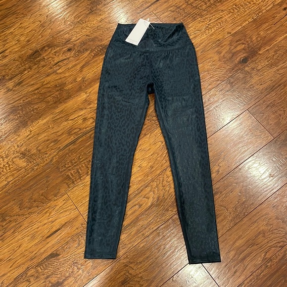 NWT All Fenix Anthropologie Liquid Leopard Forest Green Teal 7/8 Leggings M - Picture 3 of 9